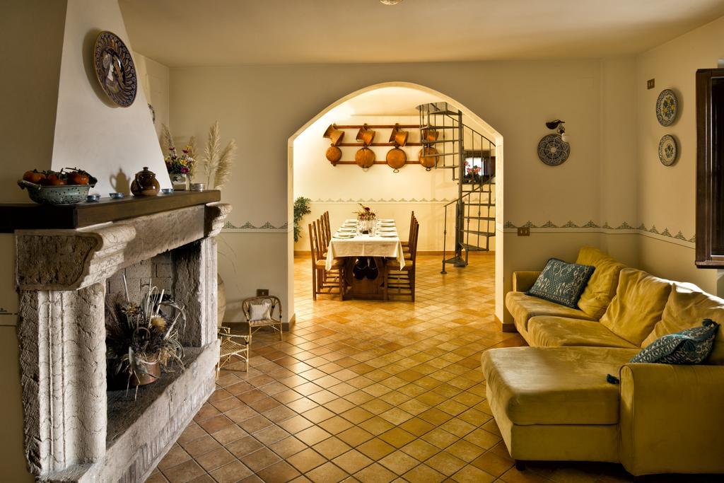Villa Rosy Assis Exterior foto