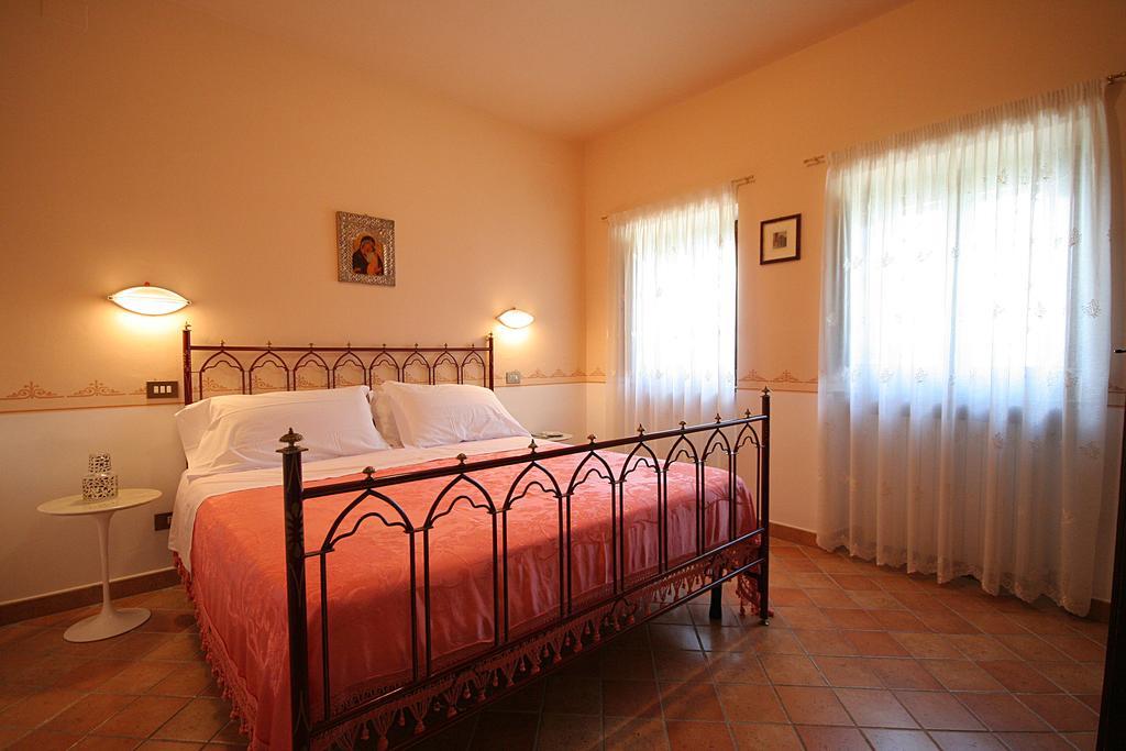 Villa Rosy Assis Exterior foto