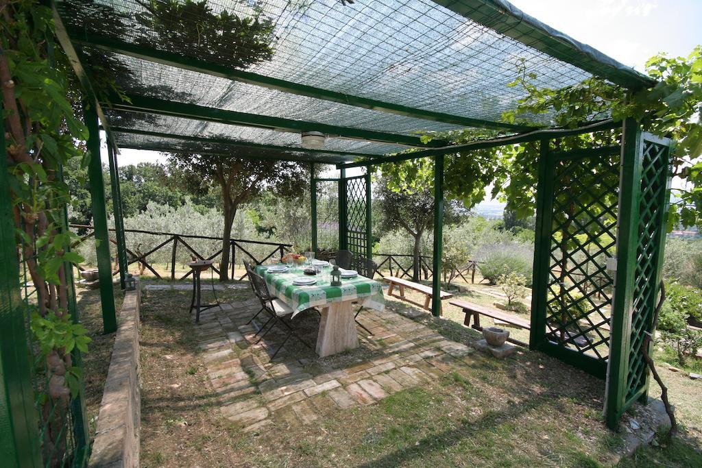 Villa Rosy Assis Exterior foto