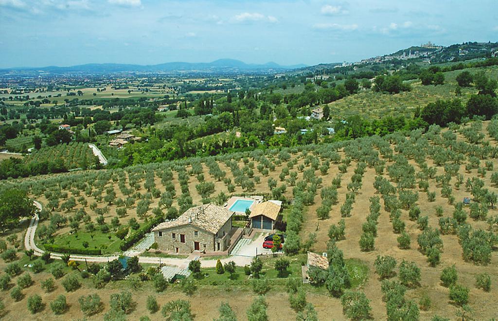 Villa Rosy Assis Exterior foto